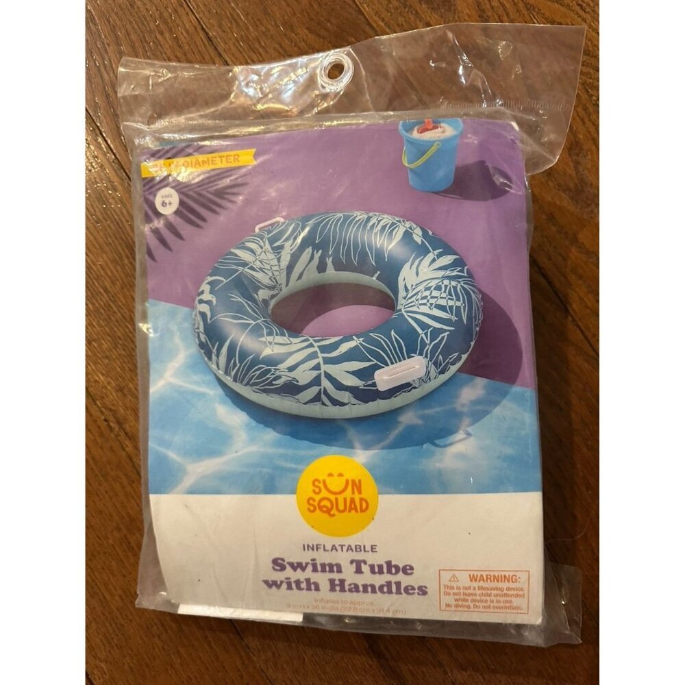 Sun squad‎ inflatable tube with handles - blue with tropical leaves - 36 inches